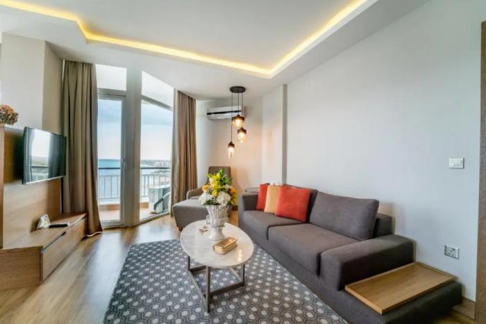 Salamis Bay Conti Resort Hotel & Casino Famagusta  Room photo A living room in a modern apartment